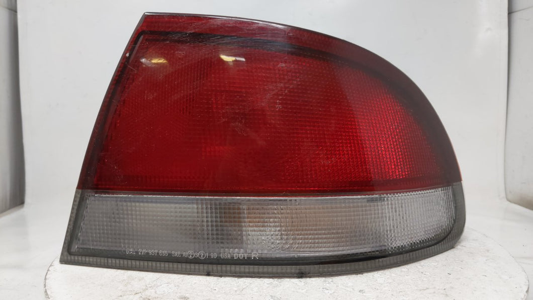 1993-1997 Mazda 626 Tail Light Assembly Passenger Right OEM P/N:2VP 937 655 Fits 1993 1994 1995 1996 1997 OEM Used Auto Parts - Oemusedautoparts1.com