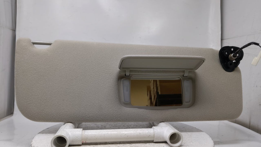 2004 Toyota Sienna Sun Visor Shade Replacement Passenger Right Mirror Fits OEM Used Auto Parts - Oemusedautoparts1.com