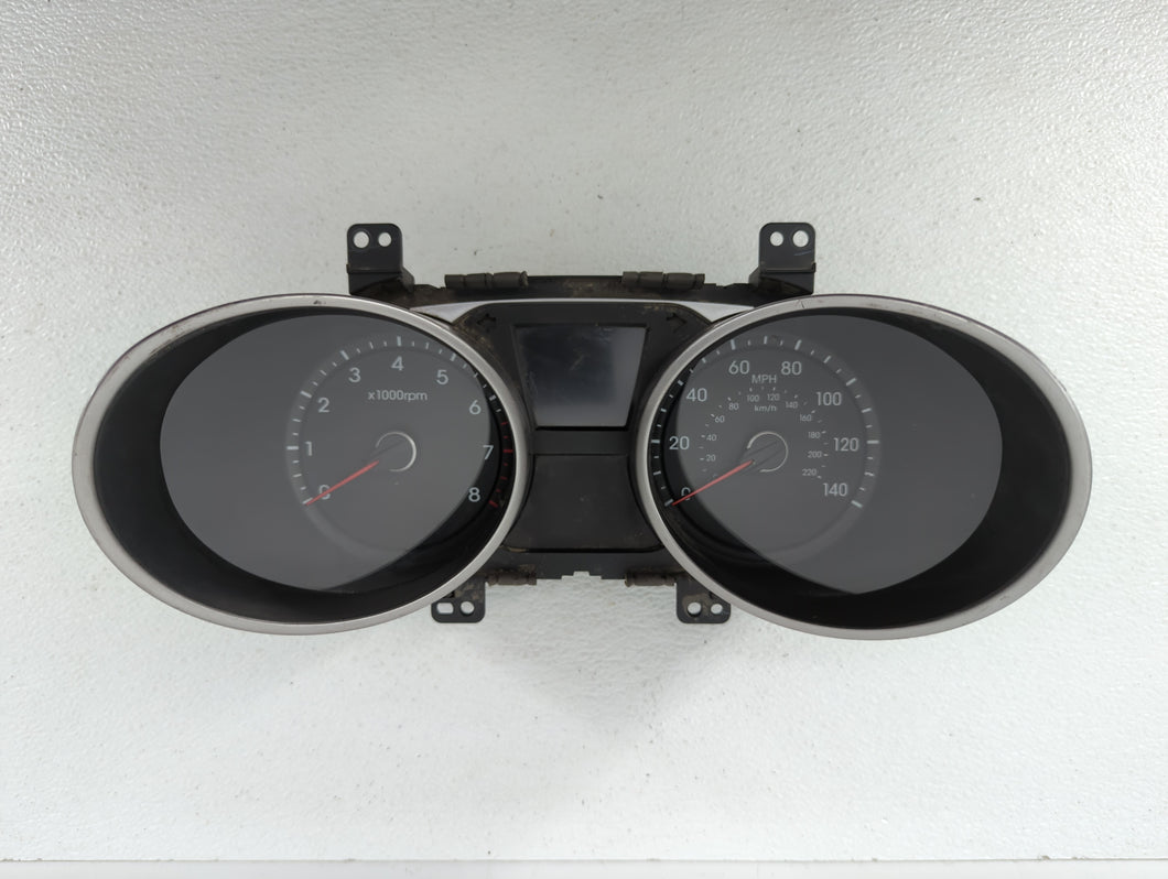 2010-2013 Hyundai Tucson Instrument Cluster Speedometer Gauges P/N:94001-2S570 94001-2S575 Fits 2010 2011 2012 2013 OEM Used Auto Parts