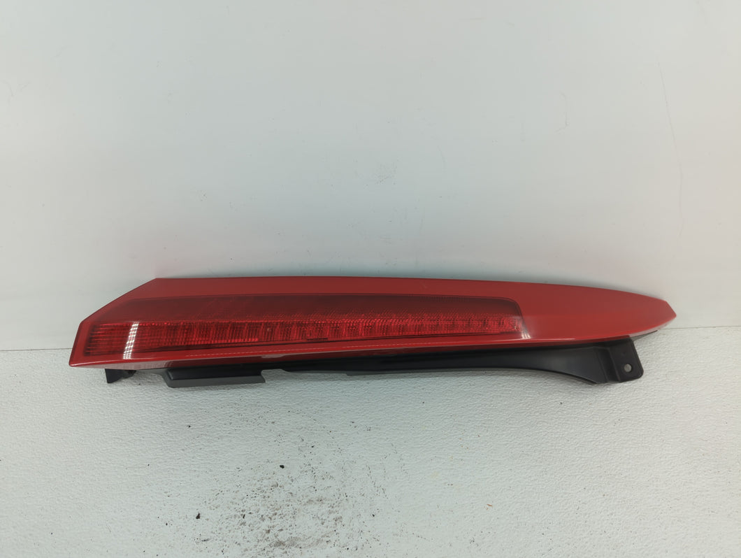 2003-2006 Volvo Xc90 Tail Light Assembly Driver Left OEM P/N:9483771 30678220 Fits 2003 2004 2005 2006 OEM Used Auto Parts