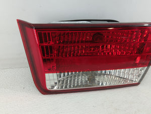 2006-2008 Hyundai Sonata Tail Light Assembly Passenger Right OEM P/N:92404-0A0 Fits 2006 2007 2008 OEM Used Auto Parts