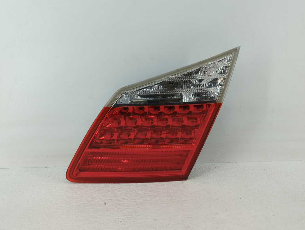 2009-2011 Hyundai Genesis Tail Light Assembly Passenger Right OEM P/N:92404-3M0 Fits 2009 2010 2011 OEM Used Auto Parts