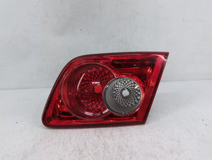 2003-2005 Mazda 6 Tail Light Assembly Passenger Right OEM P/N:2TZ 950 200 2TZ950200 Fits 2003 2004 2005 OEM Used Auto Parts