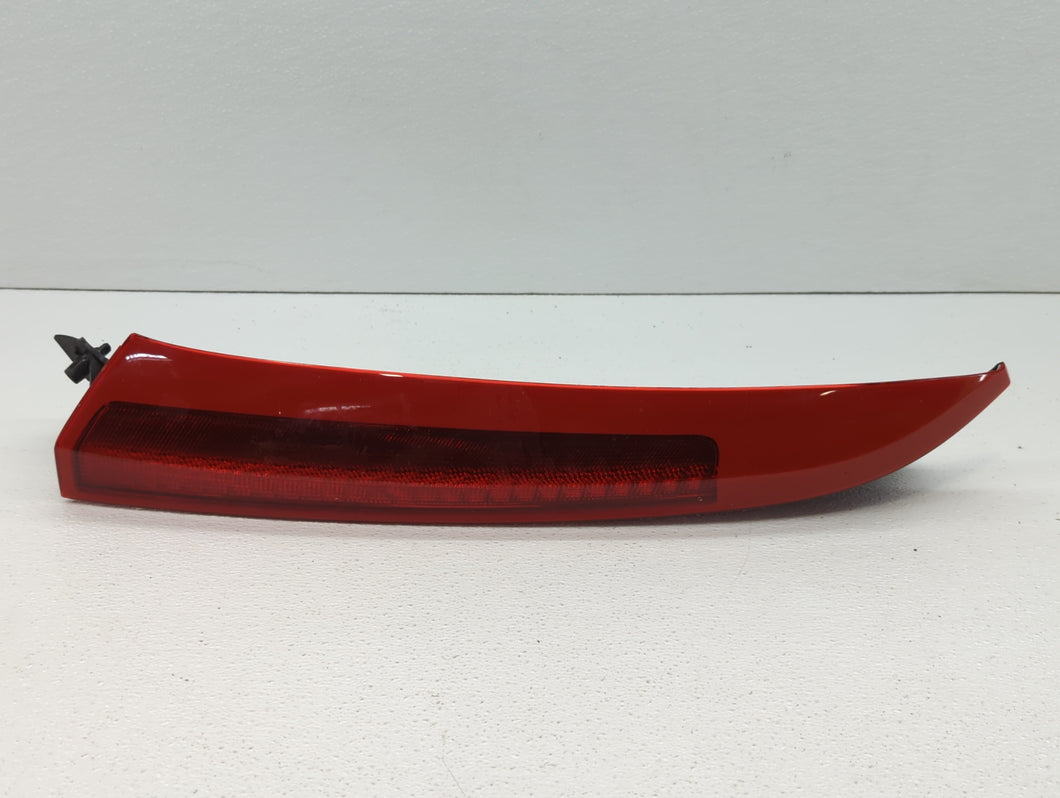 2003-2006 Volvo Xc90 Tail Light Assembly Driver Left OEM P/N:9483771 30678220 Fits 2003 2004 2005 2006 OEM Used Auto Parts