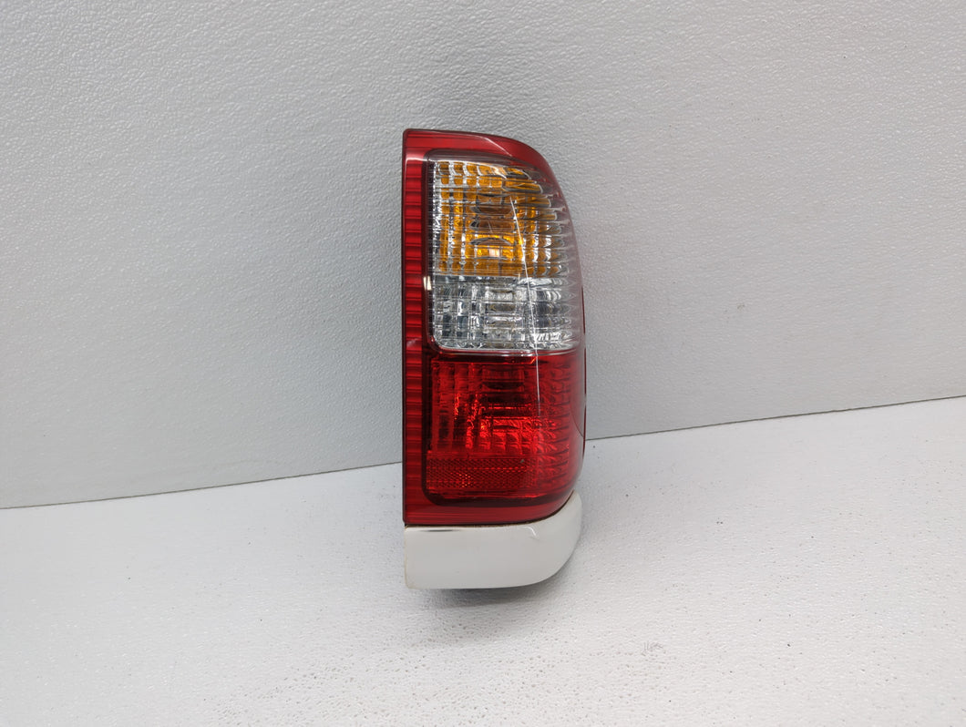 2003-2006 Volvo Xc90 Tail Light Assembly Passenger Right OEM P/N:9483772 30678221 Fits 2003 2004 2005 2006 OEM Used Auto Parts