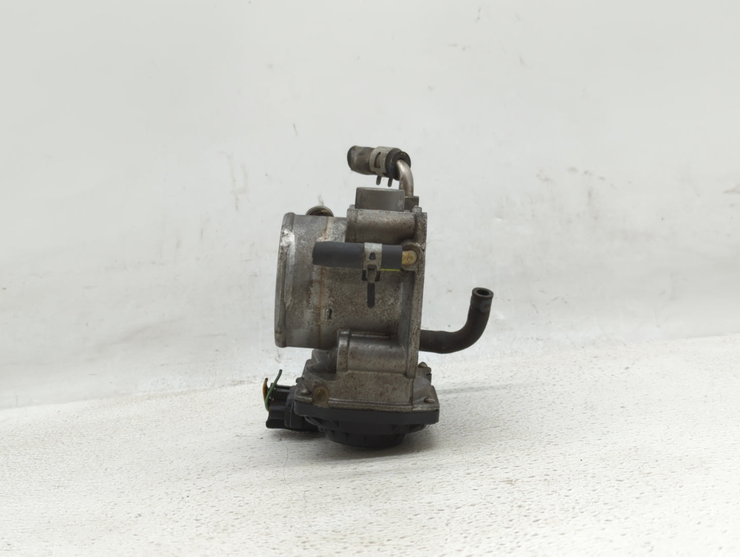 2004-2006 Toyota Solara Throttle Body P/N:22030-0H021 22030-28060 Fits 2004 2005 2006 2007 OEM Used Auto Parts - Oemusedautoparts1.com