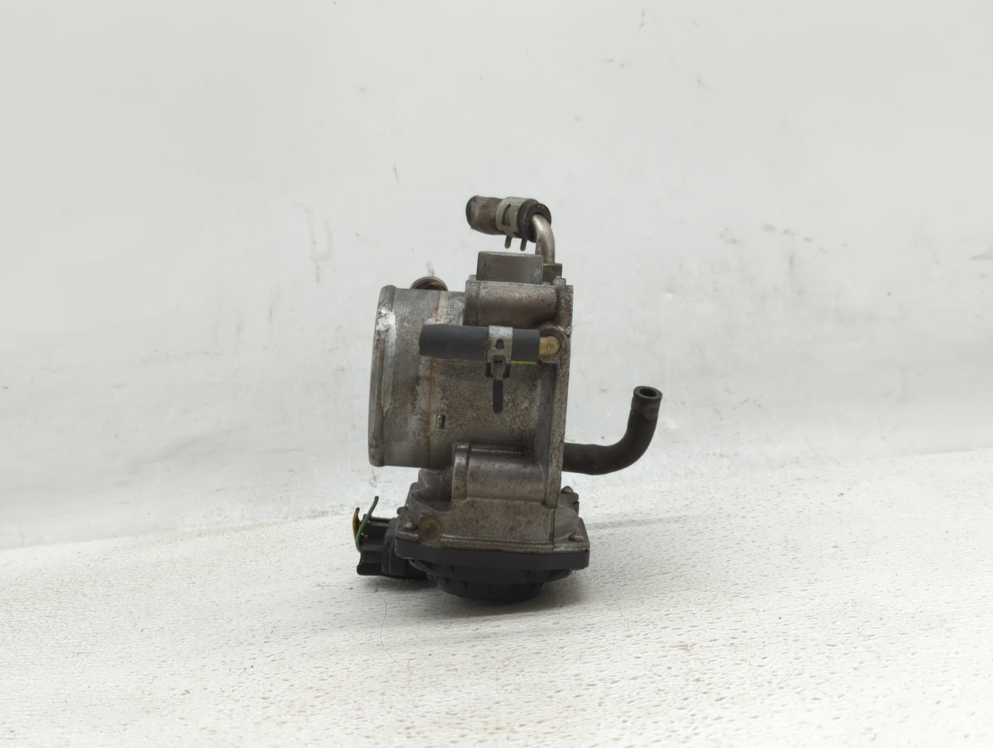 2004-2006 Toyota Solara Throttle Body P/N:22030-0H021 22030-28060 Fits 2004 2005 2006 2007 OEM Used Auto Parts - Oemusedautoparts1.com