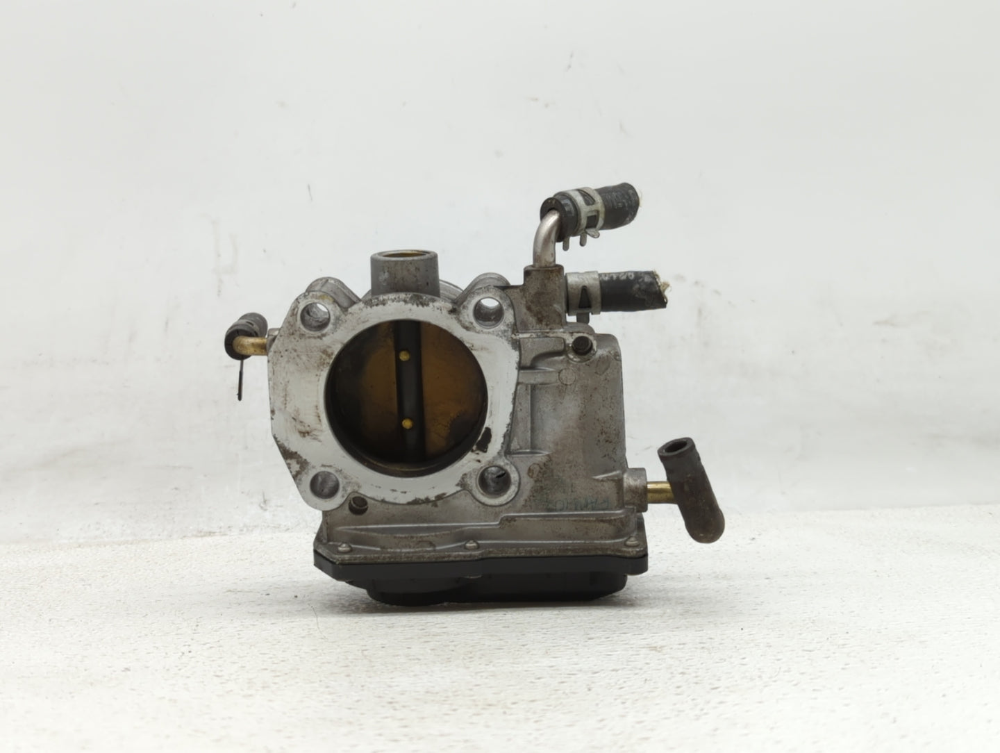 2004-2006 Toyota Solara Throttle Body P/N:22030-0H021 22030-28060 Fits 2004 2005 2006 2007 OEM Used Auto Parts - Oemusedautoparts1.com