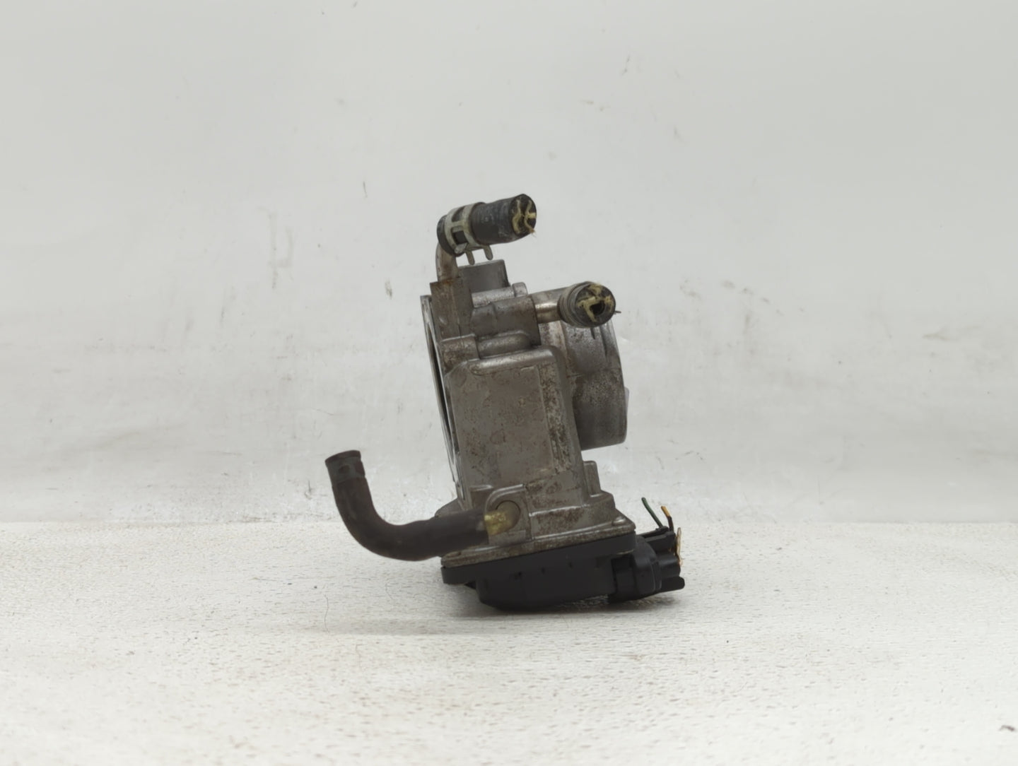 2004-2006 Toyota Solara Throttle Body P/N:22030-0H021 22030-28060 Fits 2004 2005 2006 2007 OEM Used Auto Parts - Oemusedautoparts1.com
