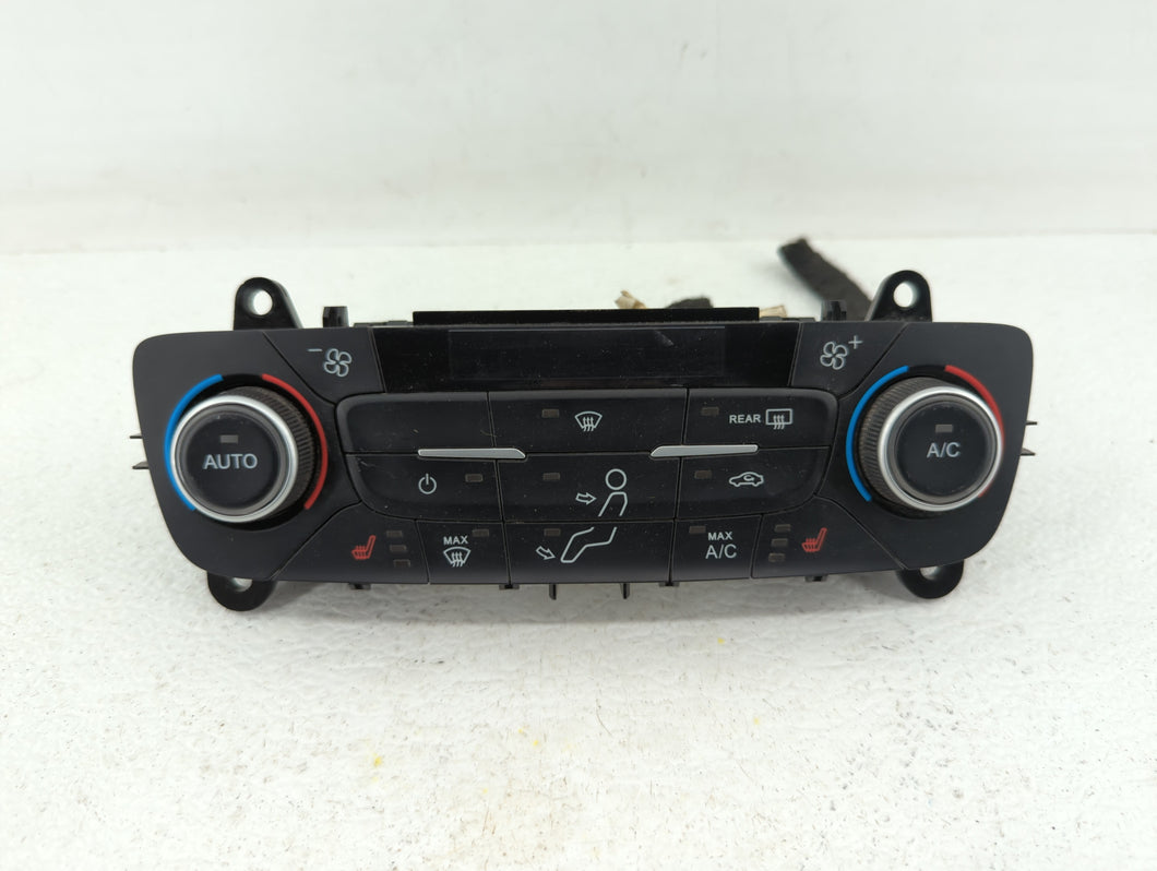 2018-2019 Ford Escape Climate Control Module Temperature AC/Heater Replacement P/N:GJ5T-18C612-CJ GJ5T-18C612-CH Fits 2018 2019 OEM Used Auto Parts