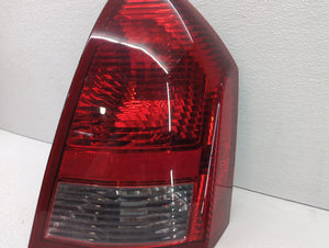 2005-2007 Chrysler 300 Tail Light Assembly Passenger Right OEM P/N:58622-E 04805852AB Fits 2005 2006 2007 OEM Used Auto Parts