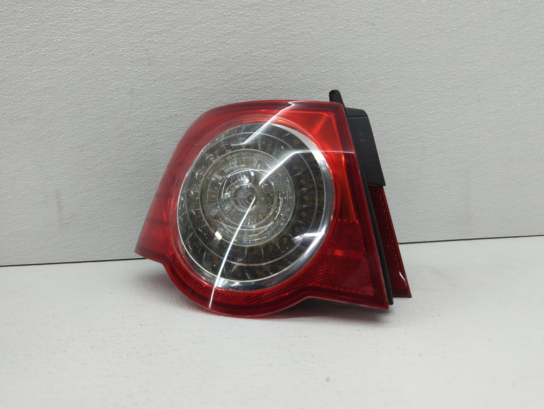 2006-2008 Volkswagen Passat Tail Light Assembly Driver Left OEM P/N:ZSB 3C5.945.095 D ZSB.3C5.945.095J Fits 2006 2007 2008 OEM Used Auto Parts