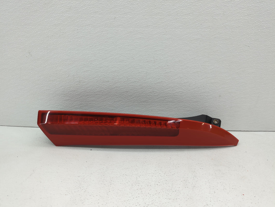 2003-2006 Volvo Xc90 Tail Light Assembly Passenger Right OEM P/N:9483772 30678221 Fits 2003 2004 2005 2006 OEM Used Auto Parts