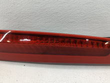 2003-2006 Volvo Xc90 Tail Light Assembly Passenger Right OEM P/N:9483772 30678221 Fits 2003 2004 2005 2006 OEM Used Auto Parts