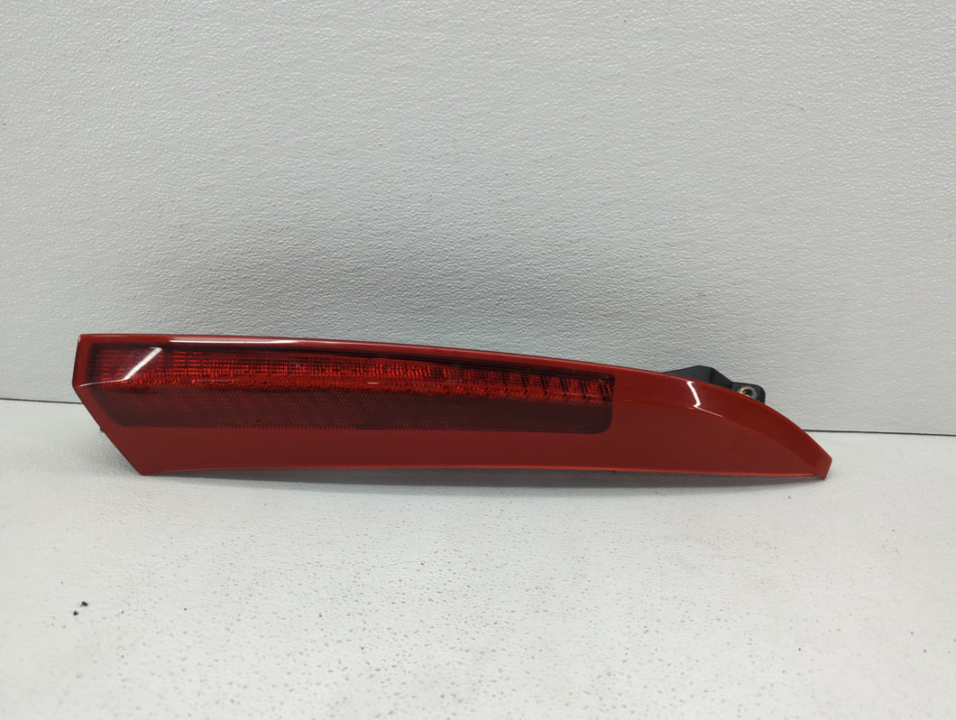 2003-2006 Volvo Xc90 Tail Light Assembly Passenger Right OEM P/N:157618 9483772 Fits 2003 2004 2005 2006 OEM Used Auto Parts