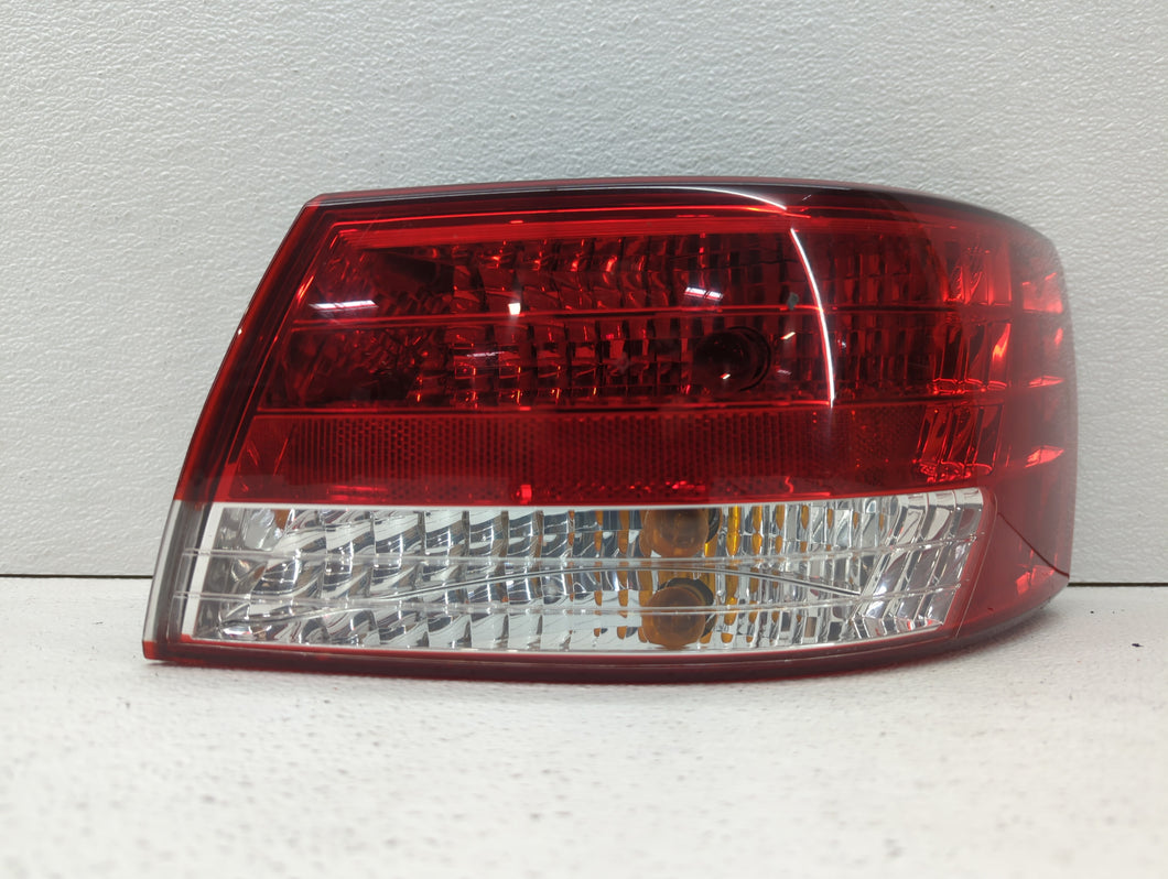 2006-2008 Hyundai Sonata Tail Light Assembly Passenger Right OEM P/N:92404-0A0 Fits 2006 2007 2008 OEM Used Auto Parts