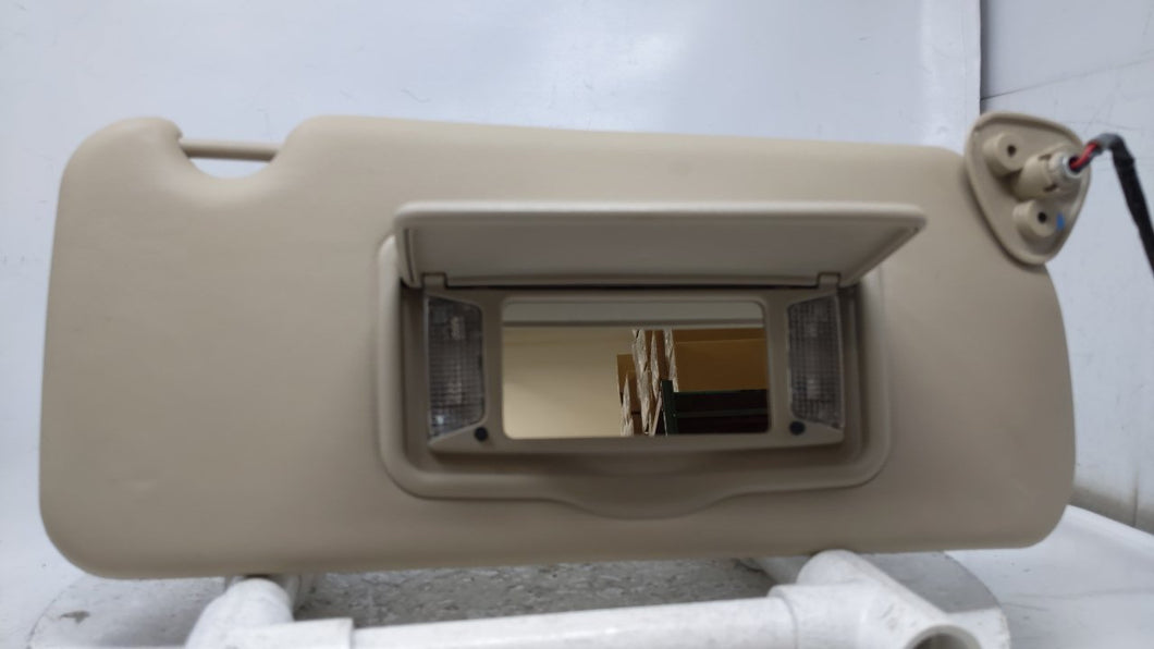 2003 Cadillac Cts Sun Visor Shade Replacement Passenger Right Mirror Fits OEM Used Auto Parts - Oemusedautoparts1.com