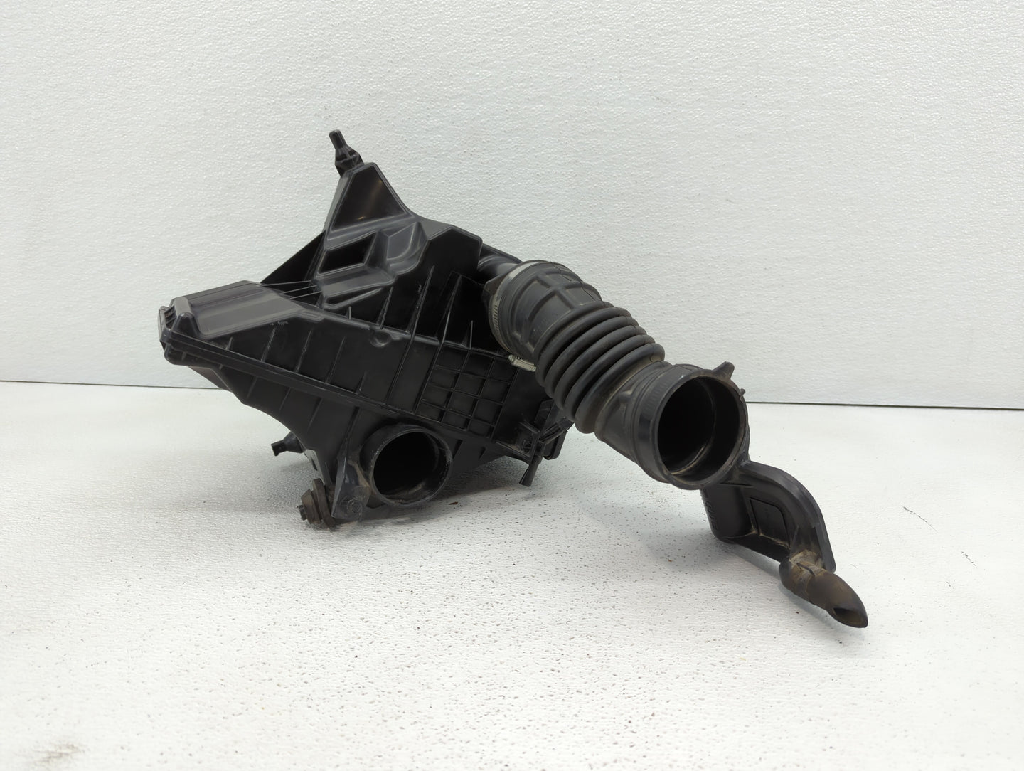2008 Nissan Pathfinder Air Cleaner Intake-duct Hose Tube - Oemusedautoparts1.com