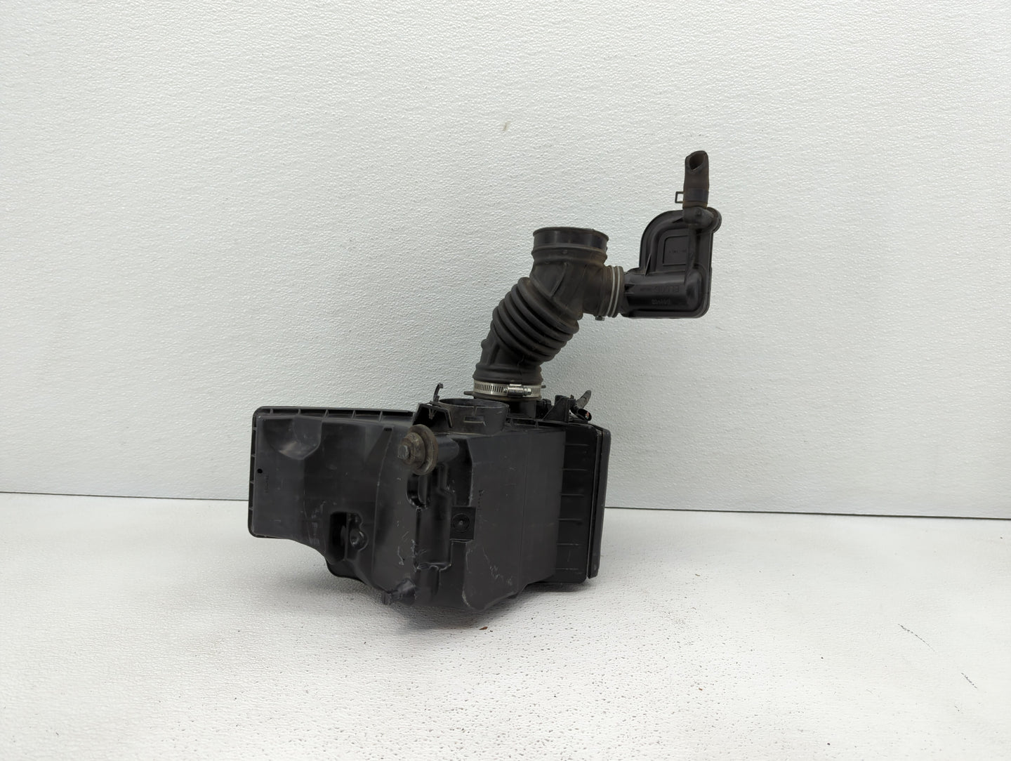2008 Nissan Pathfinder Air Cleaner Intake-duct Hose Tube - Oemusedautoparts1.com