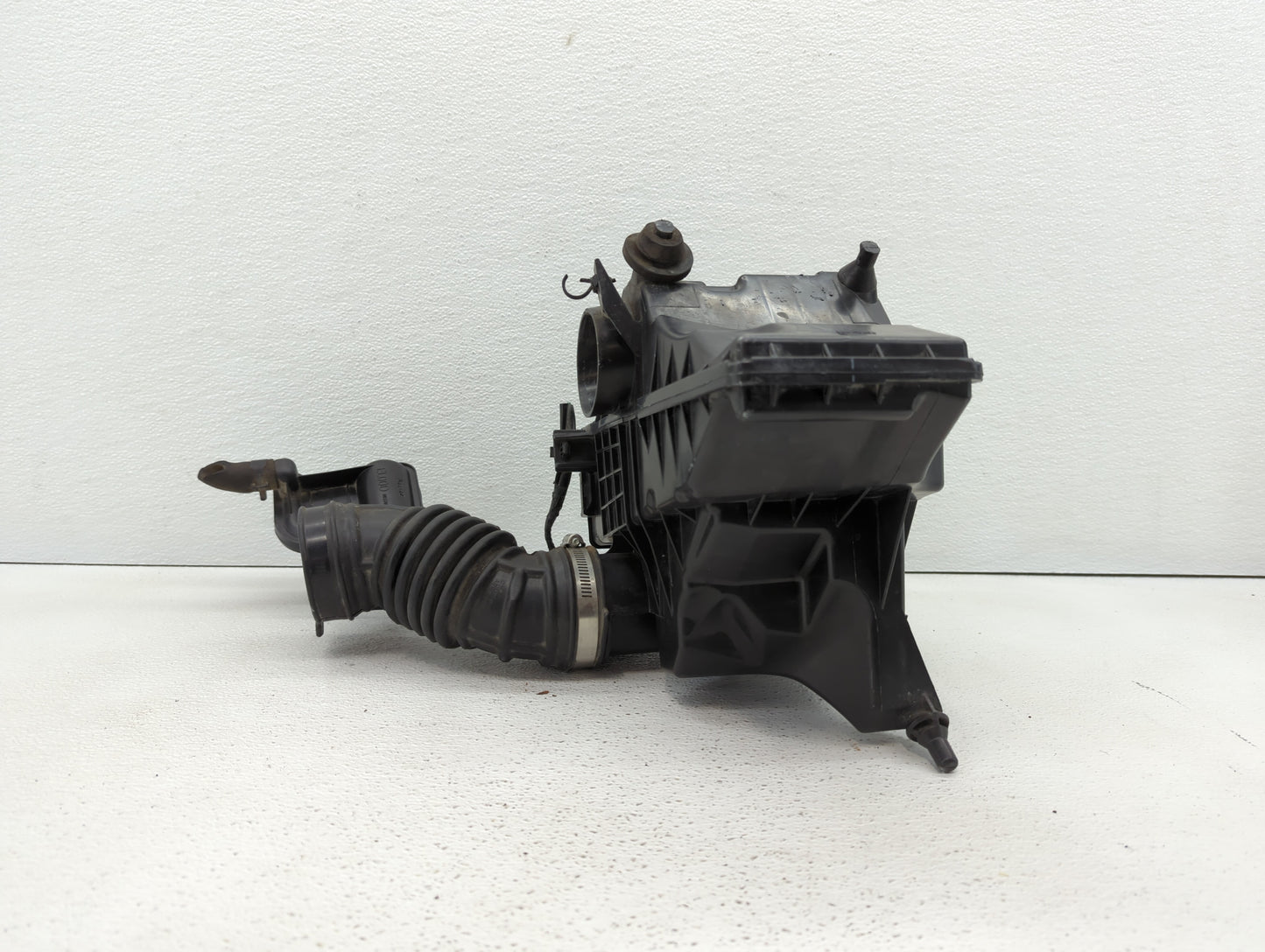 2008 Nissan Pathfinder Air Cleaner Intake-duct Hose Tube - Oemusedautoparts1.com