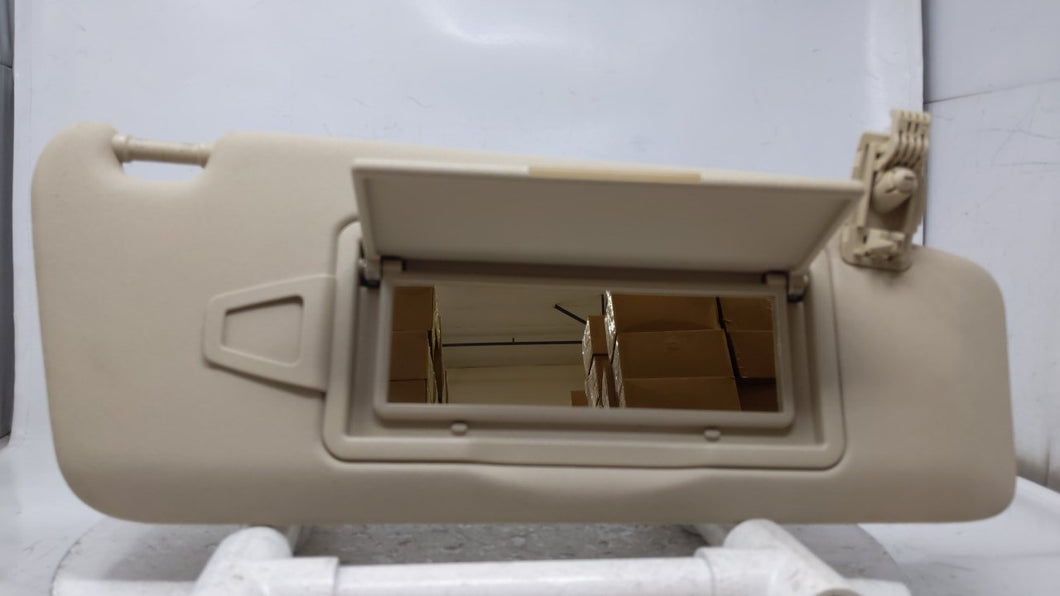 2010 Mercedes C200 Sun Visor Shade Replacement Passenger Right Mirror Fits OEM Used Auto Parts - Oemusedautoparts1.com