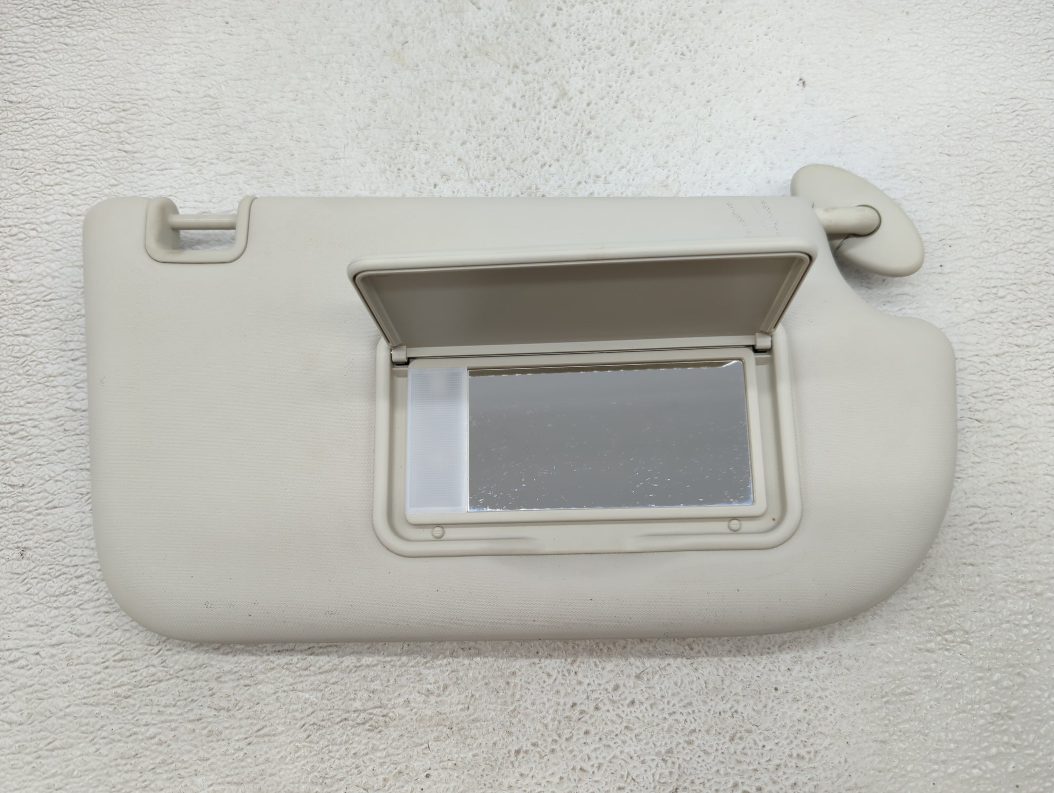 Ford focus online sun visor replacement