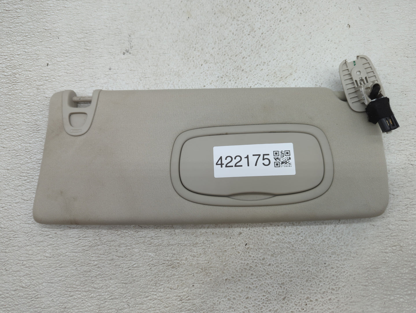 2014-2018 Jeep Cherokee Sun Visor Replacement Passenger Right Mirror Fits 2014 2015 2016 2017 2018 OEM Used Auto Parts - Oemusedautoparts1.com