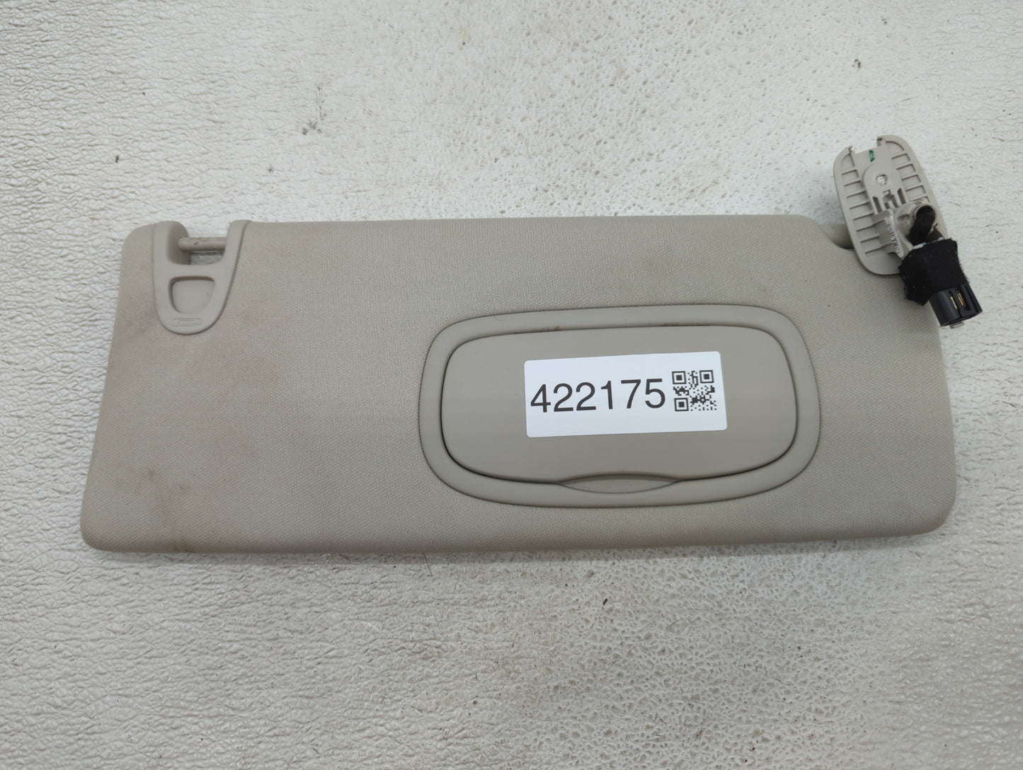 2014-2018 Jeep Cherokee Sun Visor Replacement Passenger Right Mirror Fits 2014 2015 2016 2017 2018 OEM Used Auto Parts - Oemusedautoparts1.com