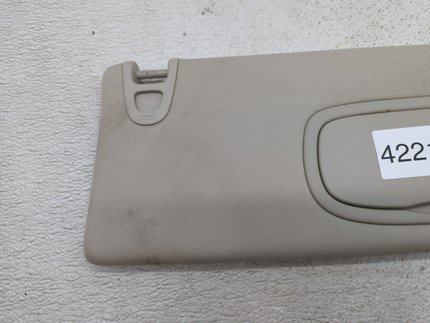 2014-2018 Jeep Cherokee Sun Visor Replacement Passenger Right Mirror Fits 2014 2015 2016 2017 2018 OEM Used Auto Parts - Oemusedautoparts1.com