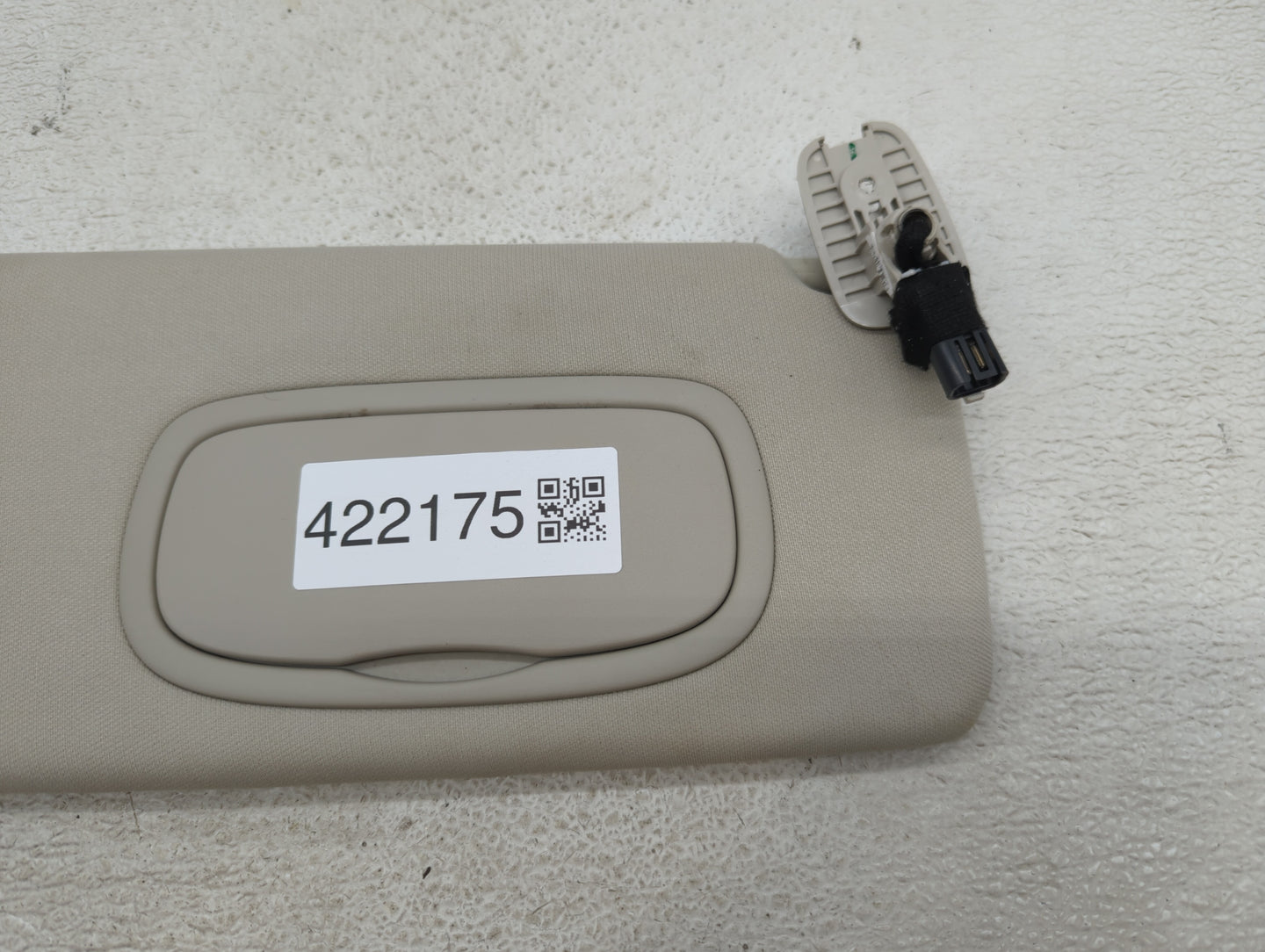 2014-2018 Jeep Cherokee Sun Visor Replacement Passenger Right Mirror Fits 2014 2015 2016 2017 2018 OEM Used Auto Parts - Oemusedautoparts1.com