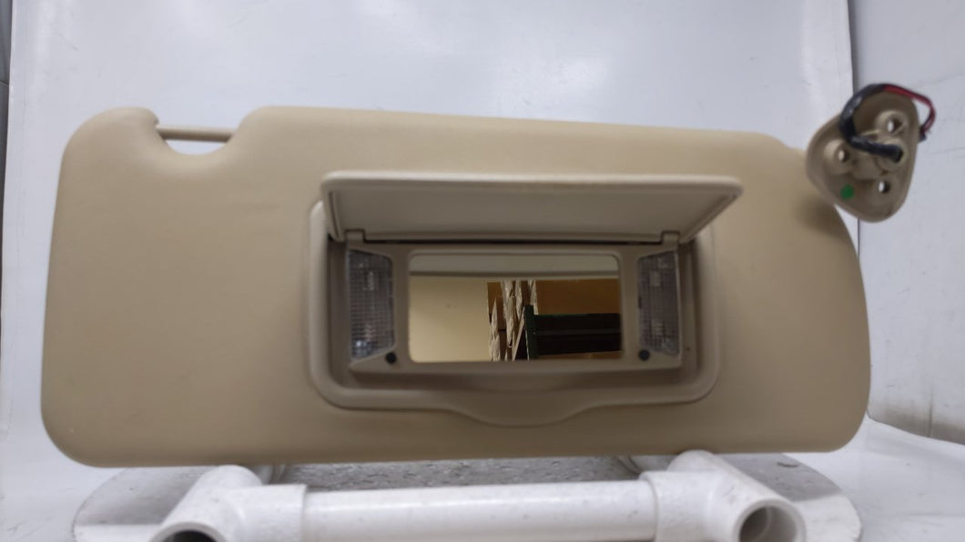 2004 Cadillac Srx Sun Visor Shade Replacement Passenger Right Mirror Fits OEM Used Auto Parts - Oemusedautoparts1.com