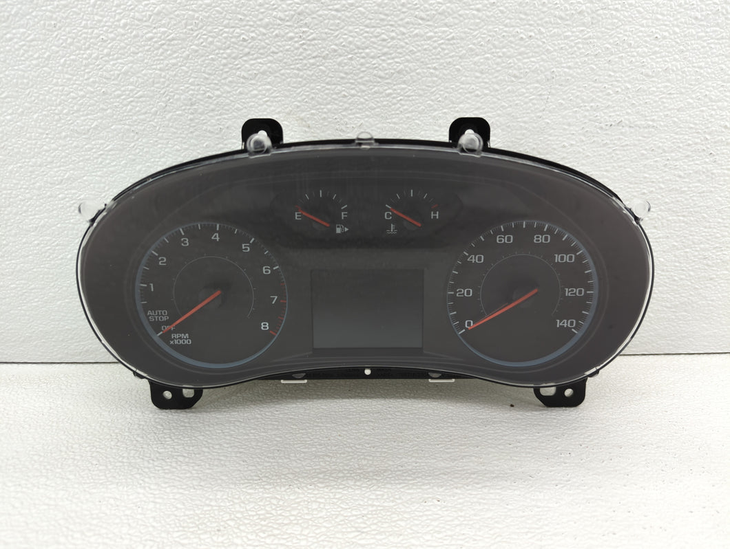 2017-2018 Chevrolet Malibu Instrument Cluster Speedometer Gauges P/N:84075670 84356877 Fits 2017 2018 OEM Used Auto Parts