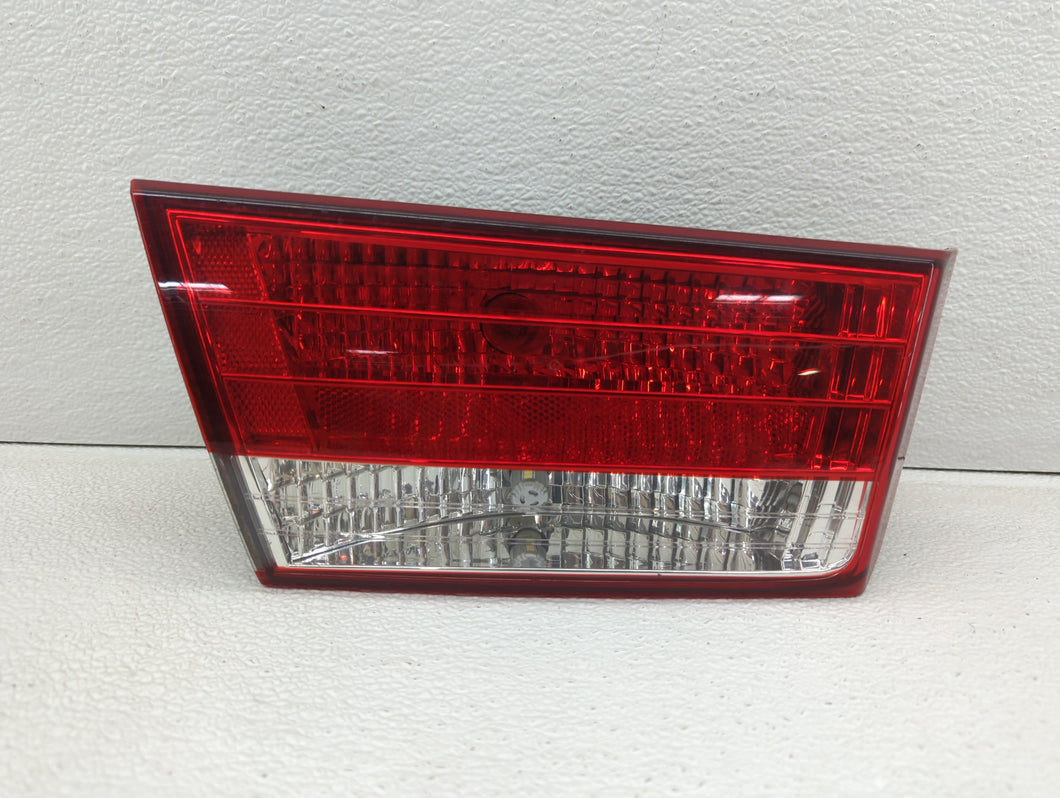 2006-2008 Hyundai Sonata Tail Light Assembly Driver Left OEM P/N:92403-0A0 Fits 2006 2007 2008 OEM Used Auto Parts