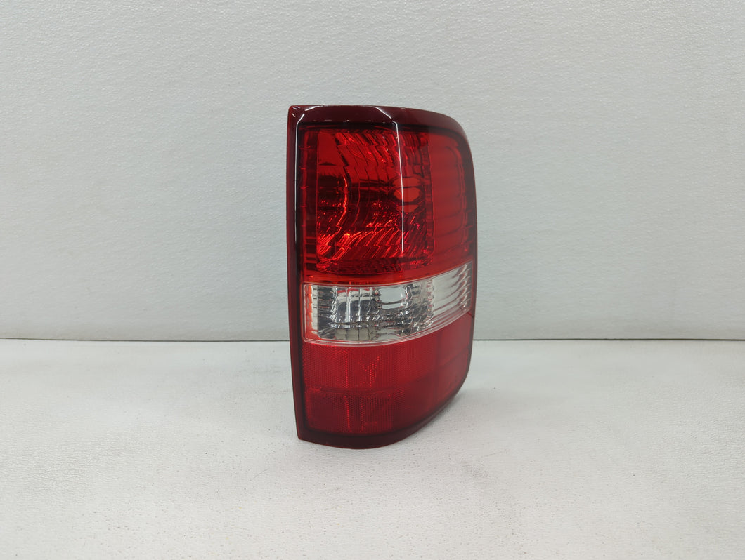 2004-2008 Ford F-150 Tail Light Assembly Passenger Right OEM P/N:5L34-13B504-C 6L34-13B504-A Fits 2004 2005 2006 2007 2008 OEM Used Auto Parts