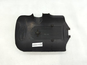 2004 Chevrolet Suburban 2500 Engine Cover