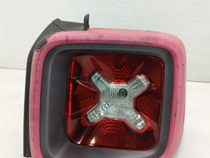 2016-2018 Jeep Renegade Tail Light Assembly Passenger Right OEM P/N:52060579 Fits 2016 2017 2018 OEM Used Auto Parts