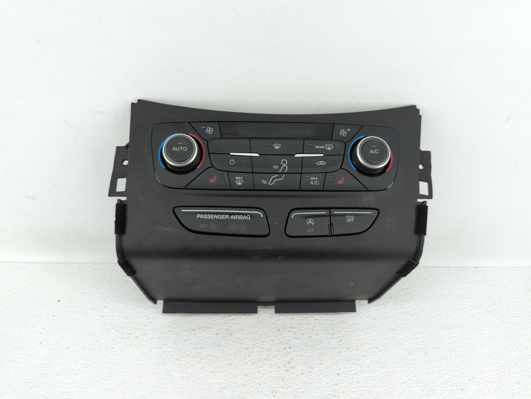 2018-2019 Ford Escape Climate Control Module Temperature AC/Heater Replacement P/N:GJ5T-18C612-CJ GJ5T-18C612-CH Fits 2018 2019 OEM Used Auto Parts