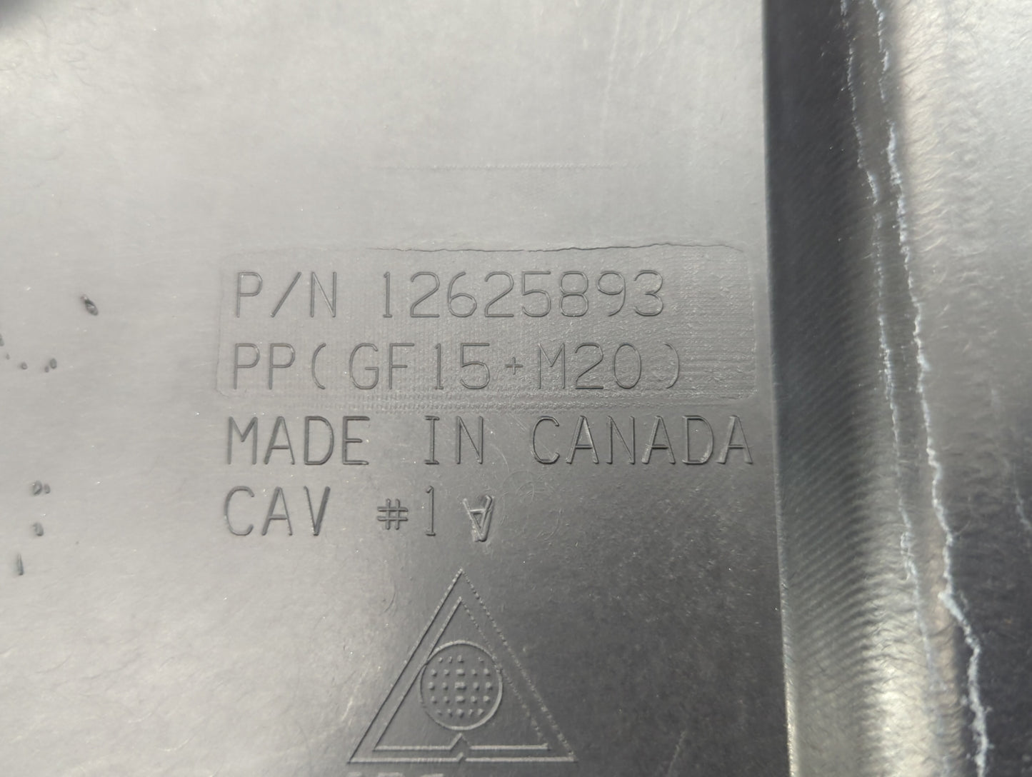 2010 Gmc Yukon Engine Cover - Oemusedautoparts1.com