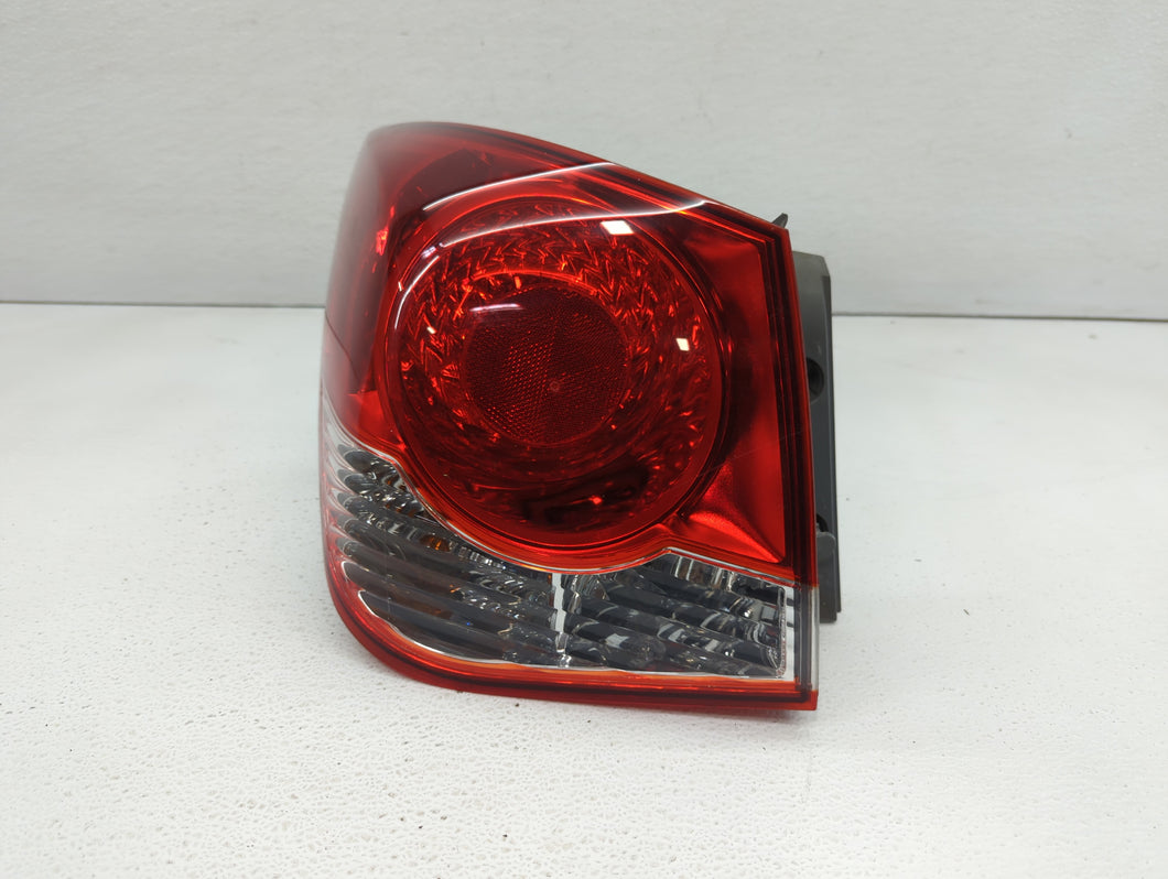 2016 Chevrolet Cruze Limited Tail Light Assembly Driver Left OEM P/N:30221864 00042155 Fits 2011 2012 2013 2014 2015 OEM Used Auto Parts