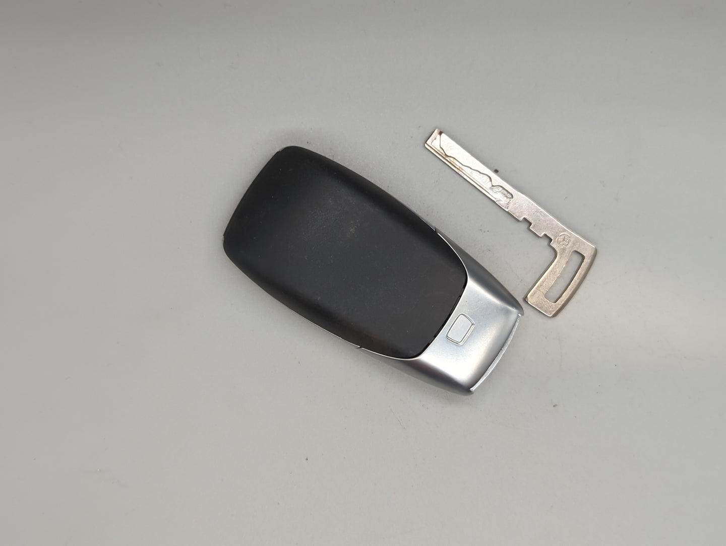 Mercedes-Benz Keyless Entry Remote Fob IYZ-MS2 A 205 905 39 09 | A2059053909 - Oemusedautoparts1.com