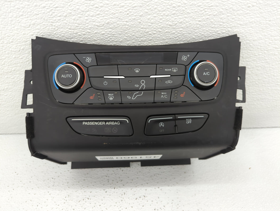 2018-2019 Ford Escape Climate Control Module Temperature AC/Heater Replacement P/N:GJ5T-18C612-CJ GJ5T-18C612-CH Fits 2018 2019 OEM Used Auto Parts