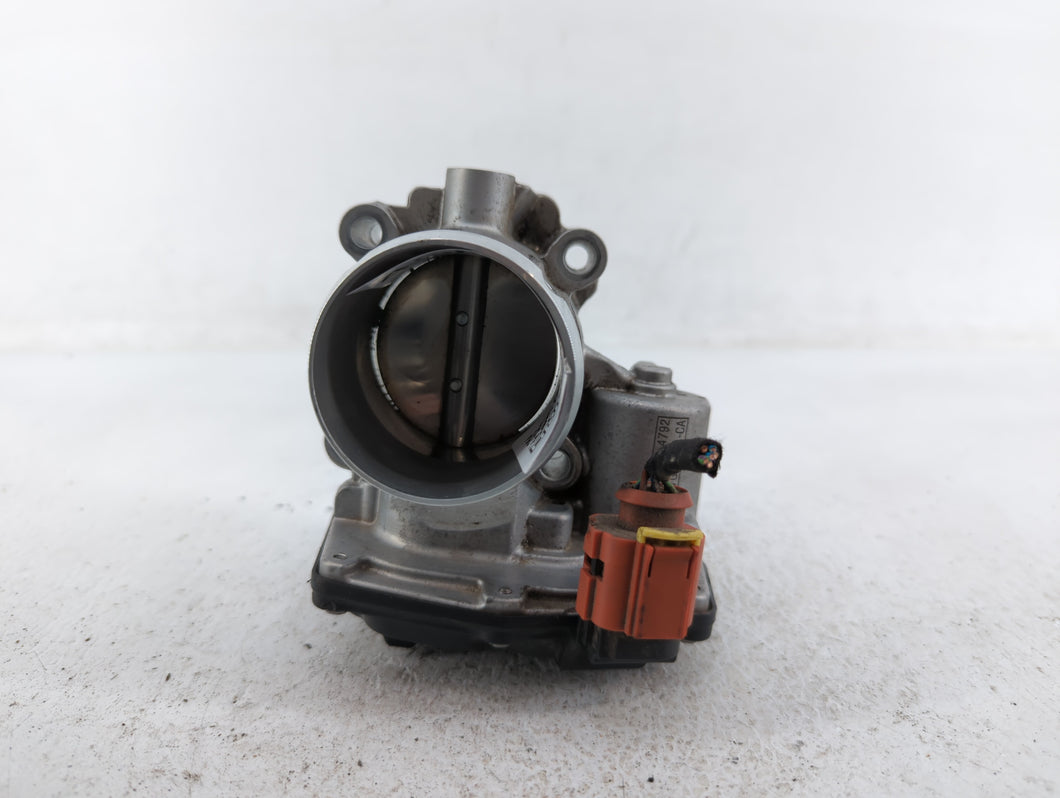 2017-2019 Ford Escape Throttle Body P/N:DS7G-9F991-BB DS7G-9F991-CA Fits 2014 2015 2016 2017 2018 2019 2020 OEM Used Auto Parts