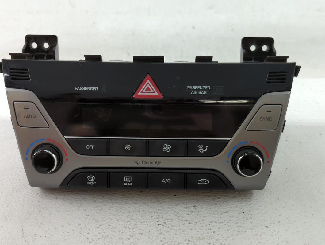 2017-2018 Hyundai Elantra Climate Control Module Temperature AC/Heater Replacement P/N:97250-F2231RET Fits 2017 2018 OEM Used Auto Parts