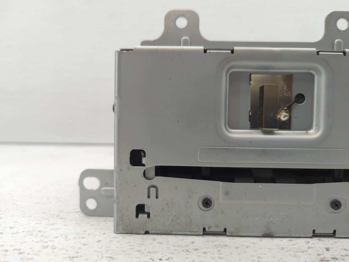 2015-2016 Chevrolet Cruze Radio AM FM Cd Player Receiver Replacement P/N:23378511 23495273 Fits 2014 2015 2016 2017 OEM Used Auto Parts - Oemusedautoparts1.com