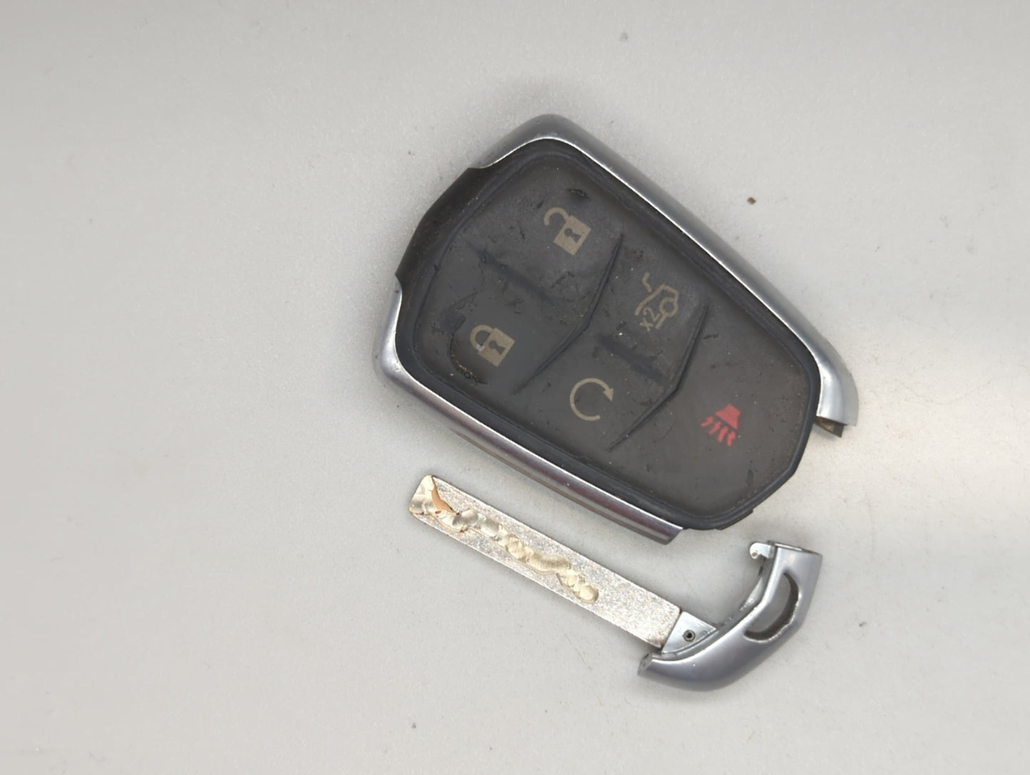 Cadillac Ct6 Keyless Entry Remote Fob HYQ2EB 13510255 5 buttons - Oemusedautoparts1.com