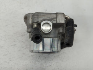 2011-2014 Hyundai Sonata Throttle Body P/N:35100-2G700 Fits 2011 2012 2013 2014 2015 2016 OEM Used Auto Parts