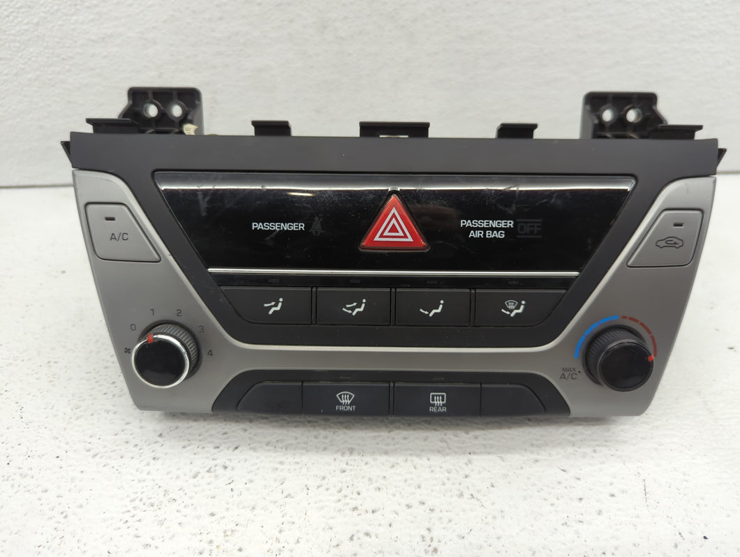 2017-2018 Hyundai Elantra Climate Control Module Temperature AC/Heater Replacement P/N:97250-F20614X 97250-F20624X Fits 2017 2018 OEM Used Auto Parts