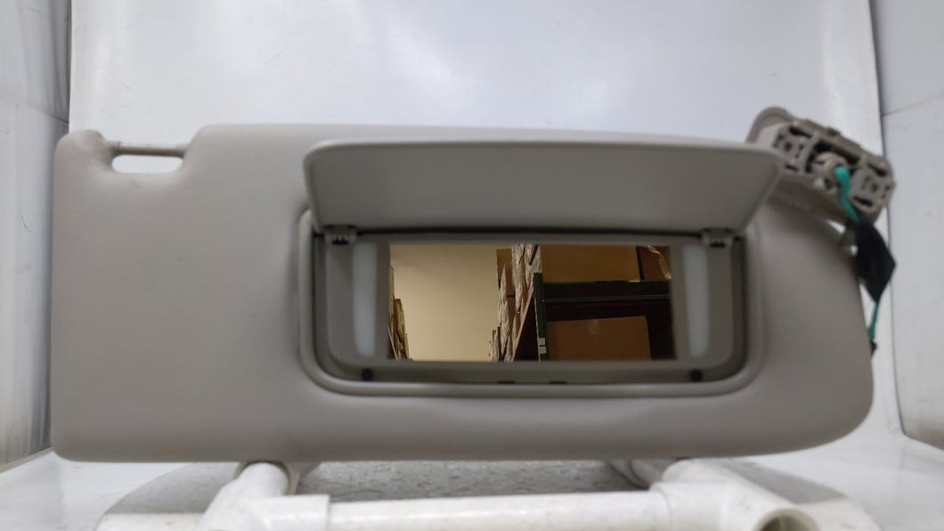 2005 Volvo V50 Sun Visor Shade Replacement Passenger Right Mirror Fits OEM Used Auto Parts - Oemusedautoparts1.com