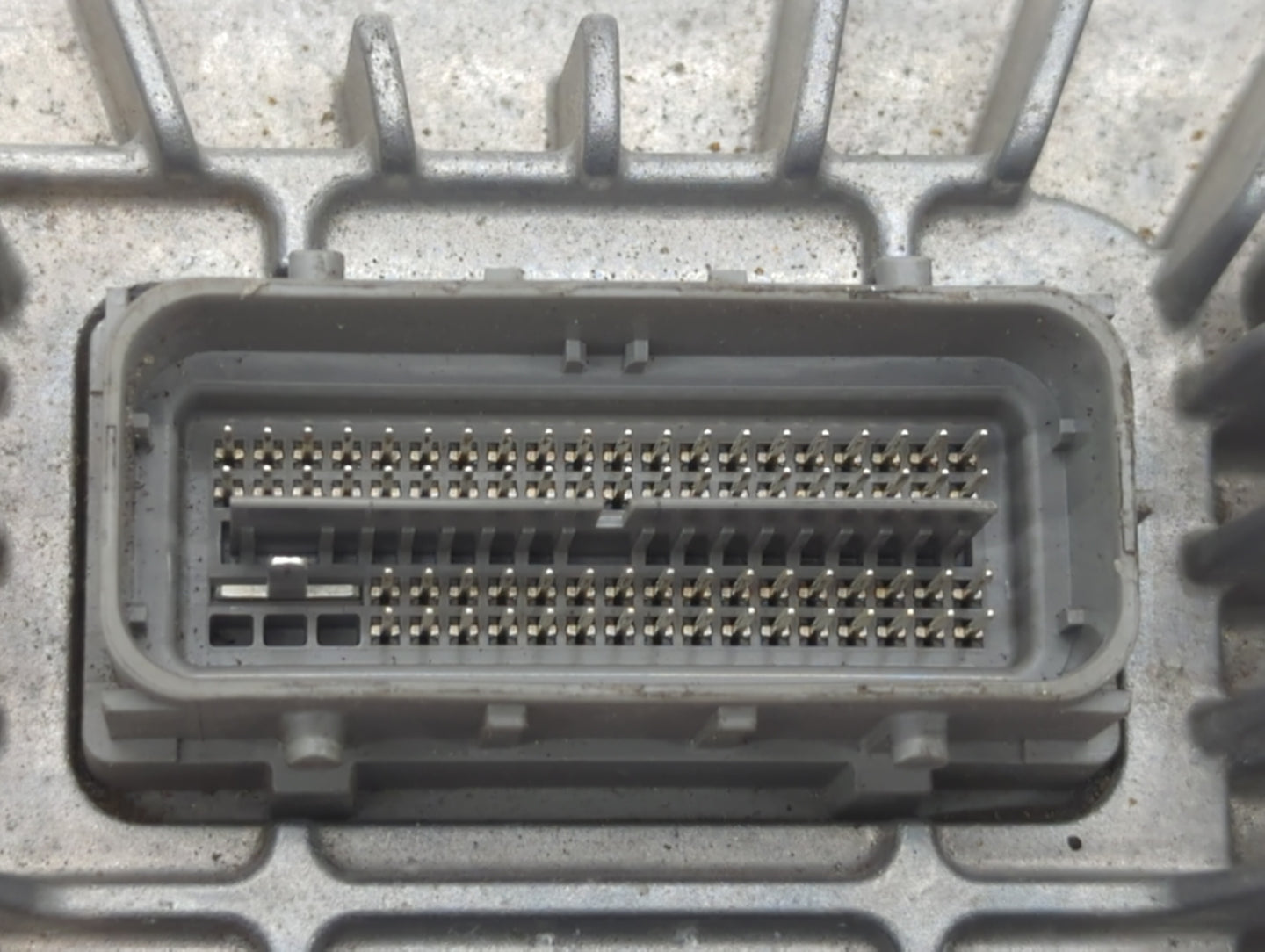 2013-2016 Chevrolet Equinox PCM Engine Computer ECU ECM PCU OEM P/N:12653998 12651631 Fits 2013 2014 2015 2016 OEM Used Auto Parts - Oemusedautoparts1.com