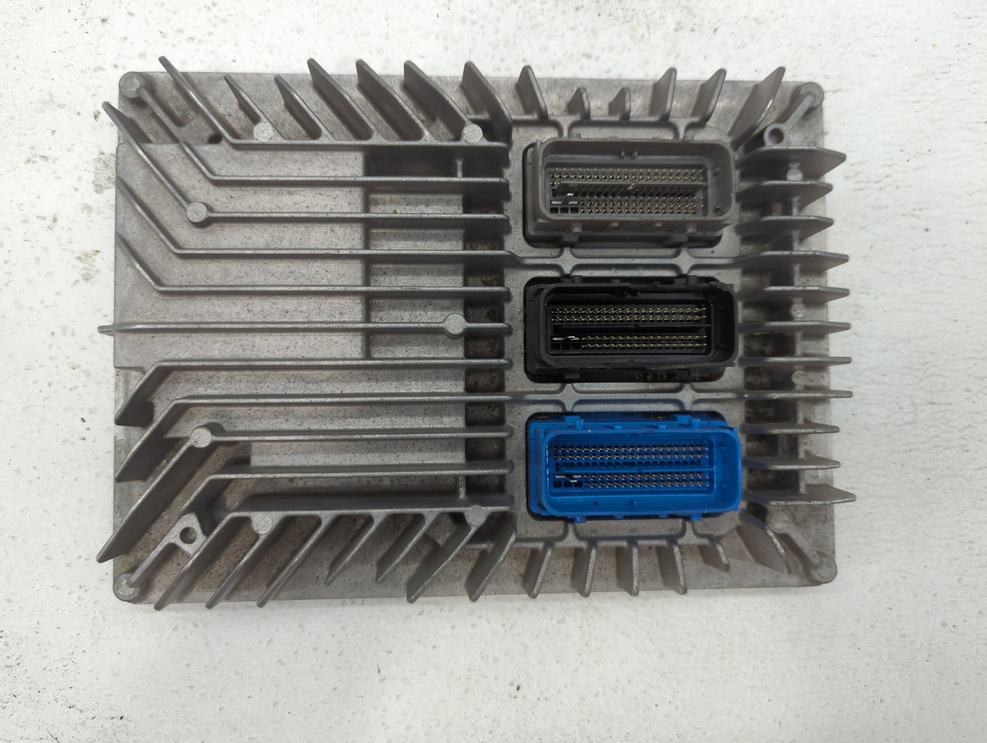 2013-2016 Chevrolet Equinox PCM Engine Computer ECU ECM PCU OEM P/N:12653998 12651631 Fits 2013 2014 2015 2016 OEM Used Auto Parts - Oemusedautoparts1.com
